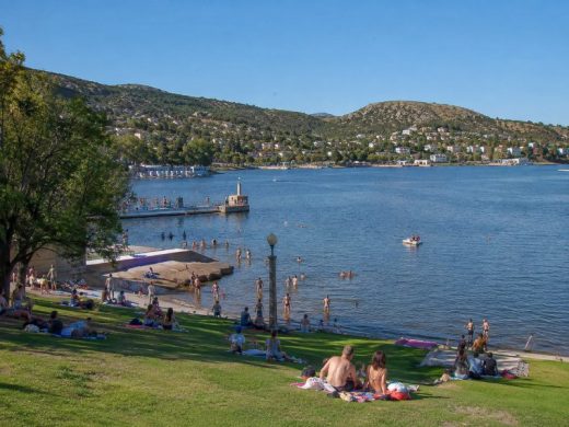 Lago y balnearios