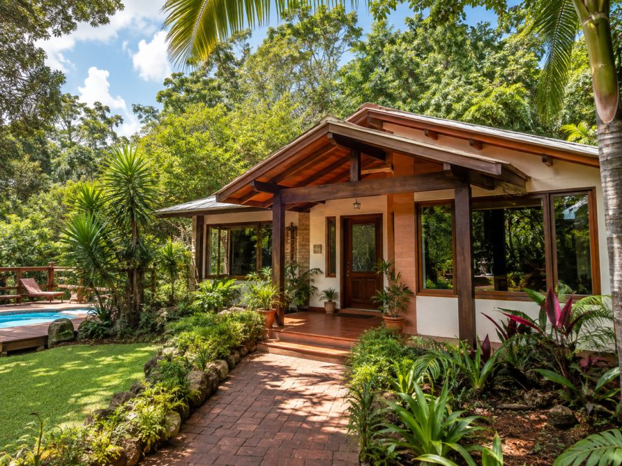 Bungalow tropical con piscina en Municipio de Puerto Iguazú, Provincia de Misiones